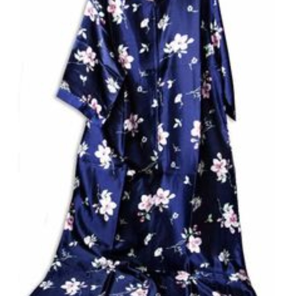 JH Smith Women's Kaftan Satin Gown - Picture 2 of 2